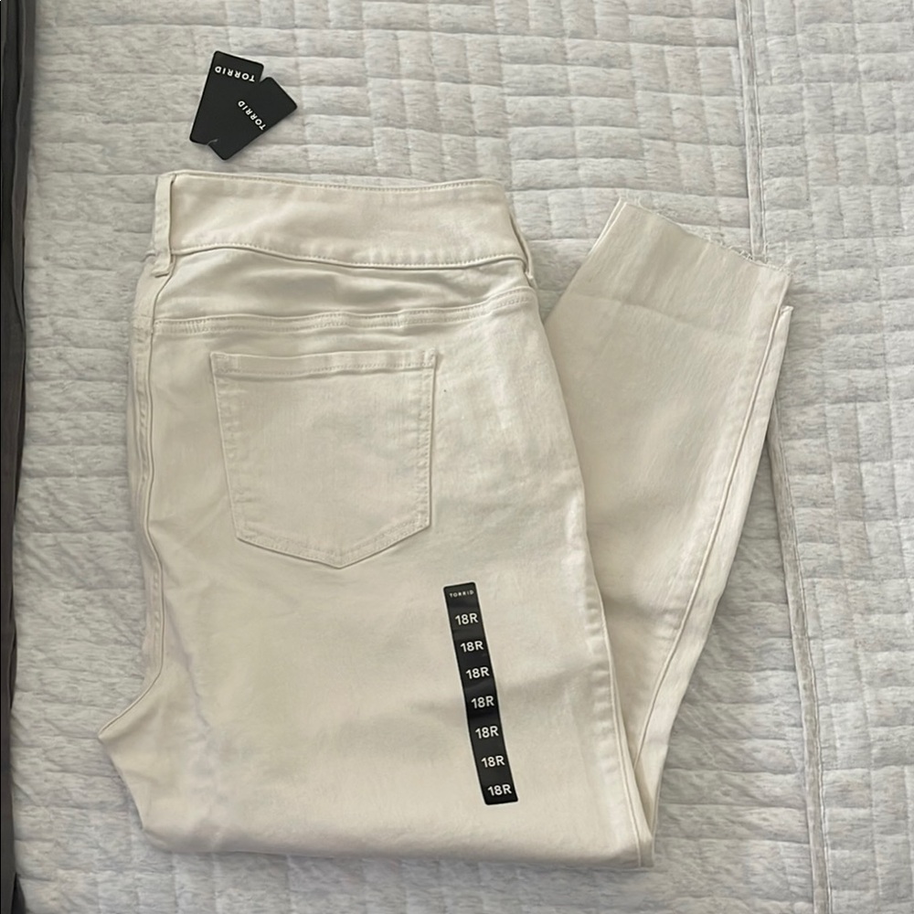 Divided Cream Skinny Jeans Minimalist Design